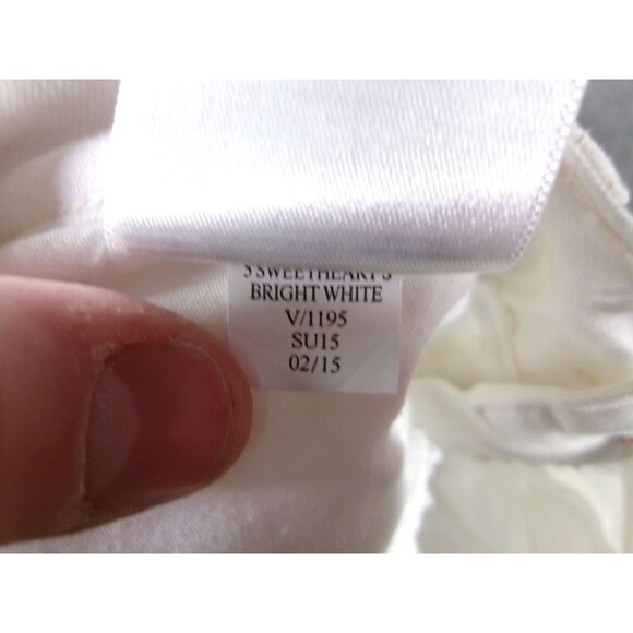 Old Navy Shorts Womens 4 SweetHeart White Denim Cuffed Stretch Bright White - Picture 10 of 13